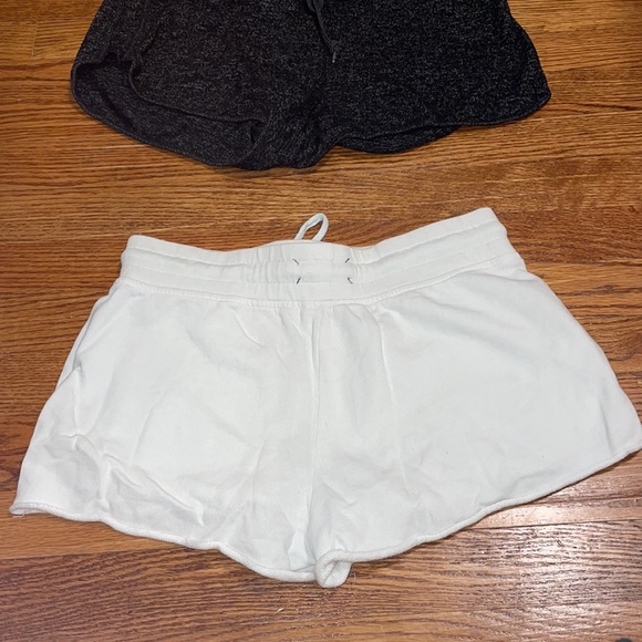 SHORTS SET - Picture 3 of 5